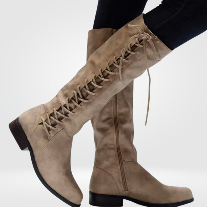 Comfortabele hoge beige leren dameslaarzen Elena met antislipzool; perfect voor stijlvolle dames.