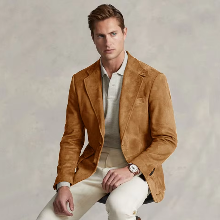 Elegante bruine herenblazer, tijdloos zakelijk ontwerp, hoogwaardige afwerking en veelzijdig combineerbaar voor heren.