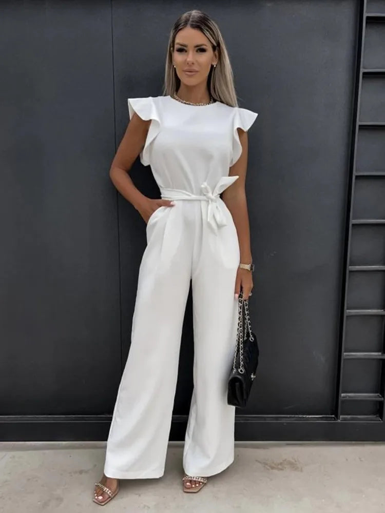 Elegante dames jumpsuit met ruchesmouwen en wijde pijpen in zwart, ideaal voor stijlvolle gelegenheden en dagelijks gebruik.