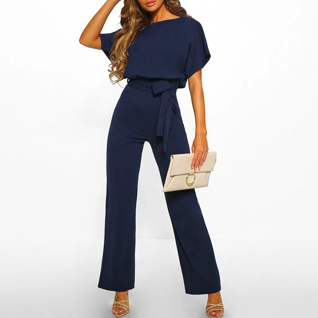 Elegante damesjumpsuit met wijde pijpen, lichtgewicht materiaal, flatterend silhouet, perfect voor zomerse gelegenheden.