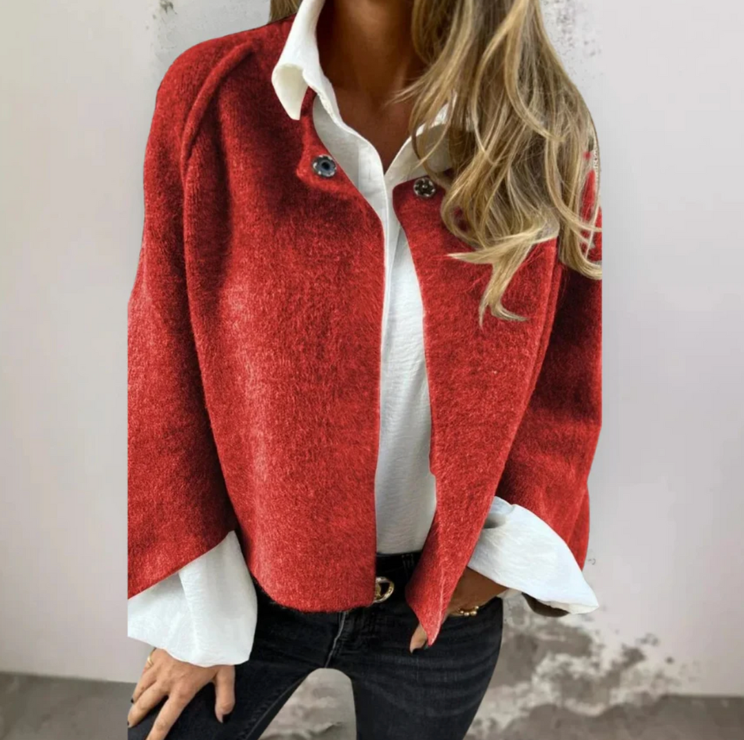 Stijlvolle dames kasjmier trui in beige, luxueus en warm, met rondhals design, ideaal voor elegante gelegenheden.