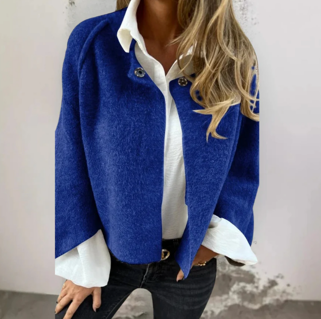 Stijlvolle dames kasjmier trui in beige, luxueus en warm, met rondhals design, ideaal voor elegante gelegenheden.