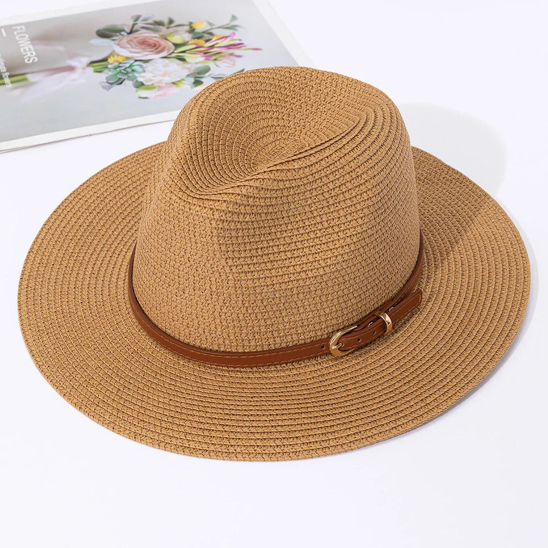 Stijlvolle dames strohoed in beige, perfect voor zomerse evenementen en als modeaccessoire op zonnige dagen.