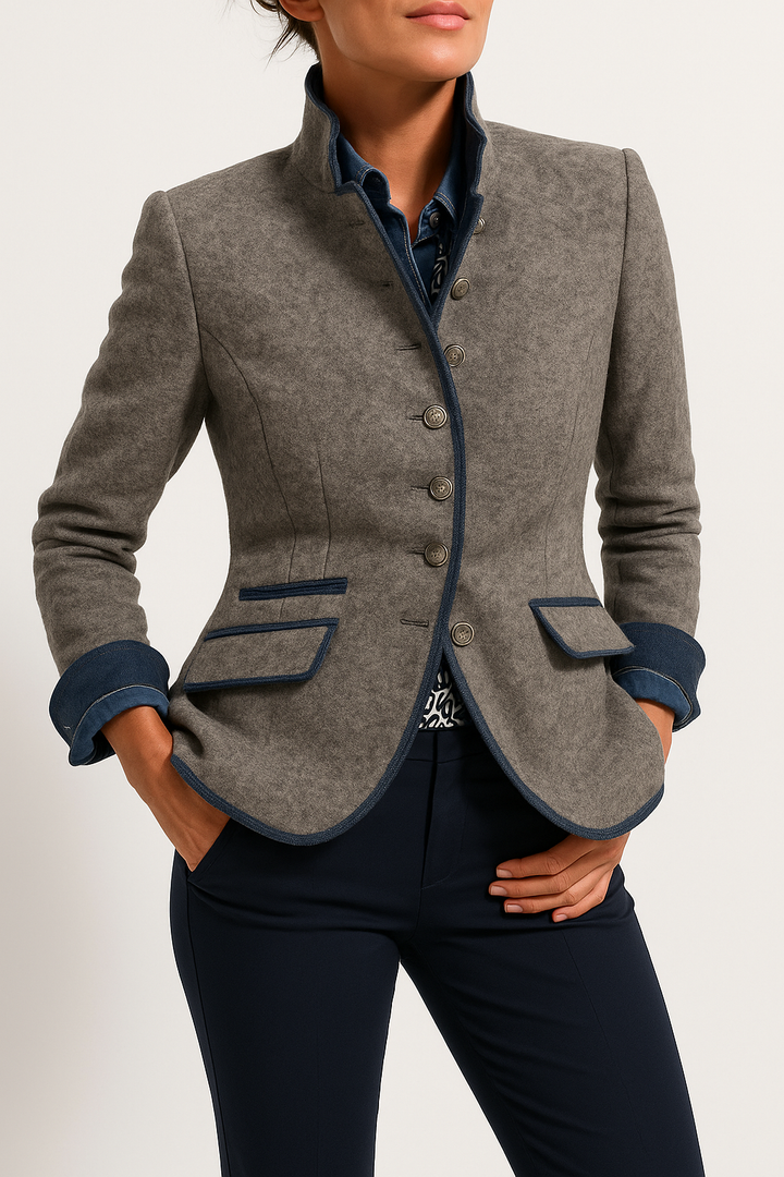 Elegante damesblazer met opstaande kraag, getailleerde pasvorm, tijdloze stijl, ideaal voor modieuze outfits.