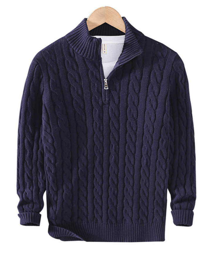 Elegante grijze heren kabeltrui met halve rits, biedt warmte en klassieke stijl voor koude dagen.