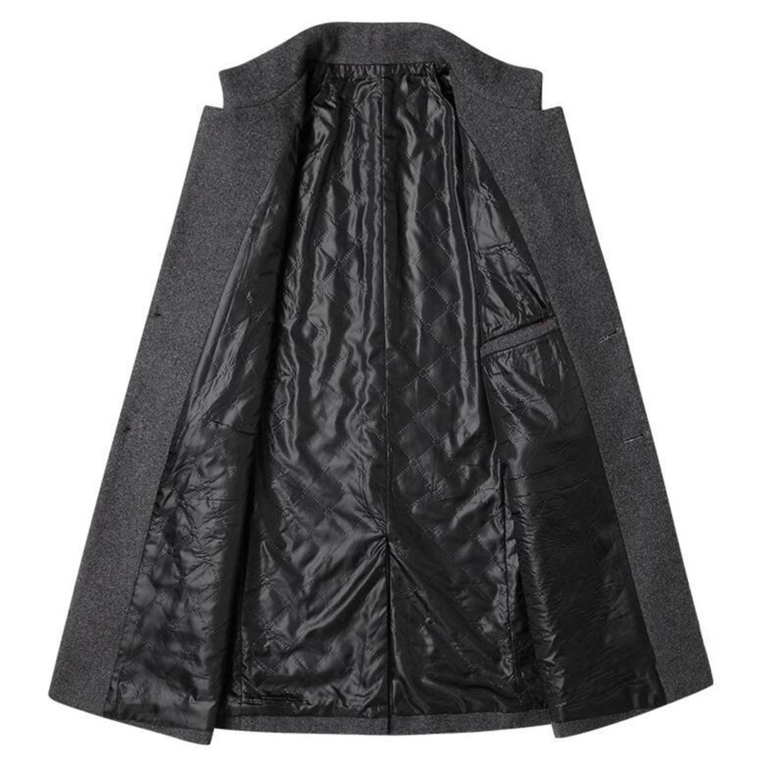 Elegante herenjas in rood, klassiek gesneden, veelzijdig, gemaakt van zacht, hoogwaardig materiaal.