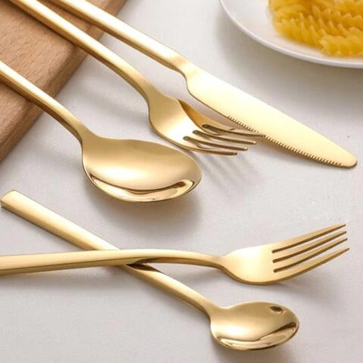 Elegant 30-delig bestekset, modern design, glad roestvrijstalen oppervlak, verkrijgbaar in goud, zwart, zilver en rosé goud.