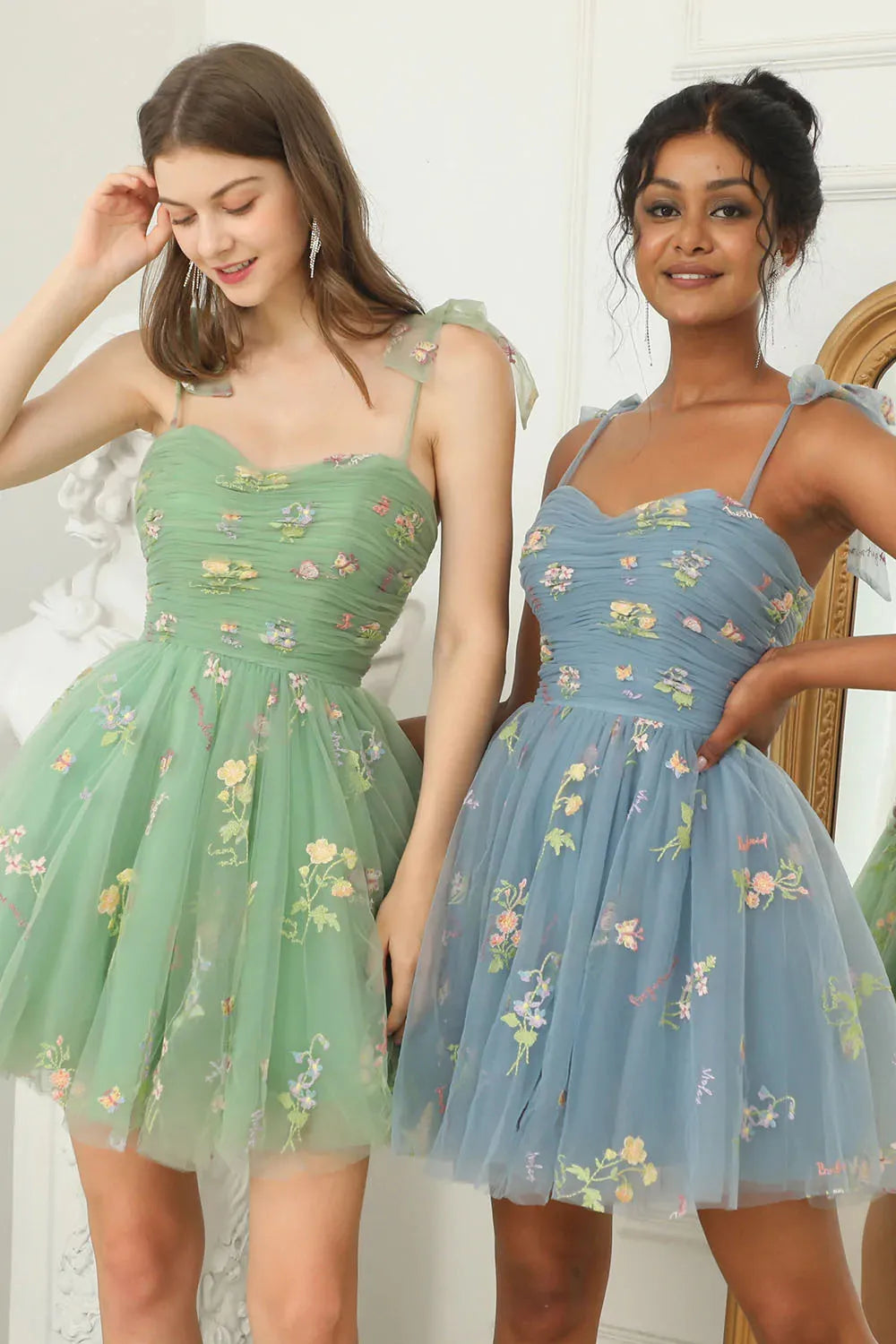 "Elegantes Ballkleid aus besticktem Tüll mit exquisiten Details und luxuriöser Verarbeitung, perfekt für besondere Anlässe."