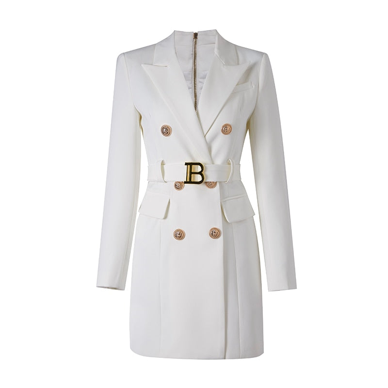 Dames blazerdress met tailleriem en knoopdetail in zwart, perfect voor een elegante look
