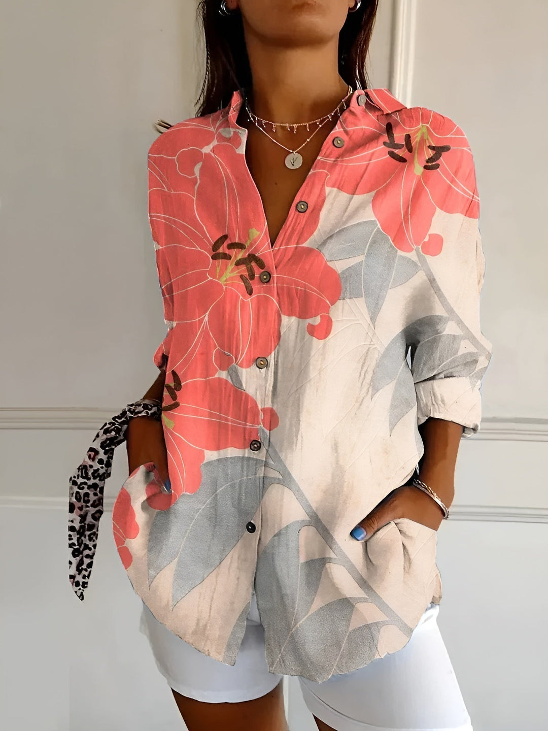 Elegante dames button-down blouse, licht, ademend, figuur benadrukkend, voor een stijlvolle en comfortabele look.