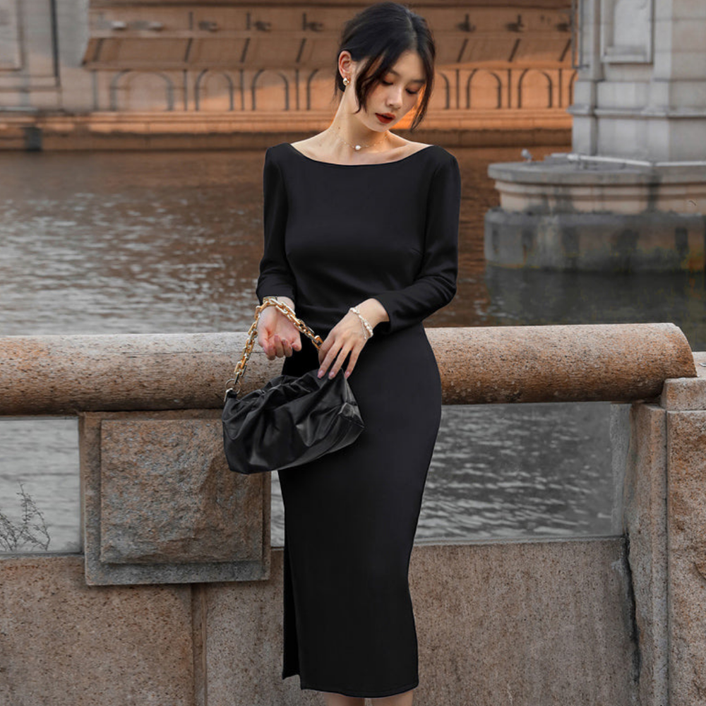 Elegante dames midi jurk met boothals en lange mouwen; tijdloze stijl, perfect voor formele gelegenheden.