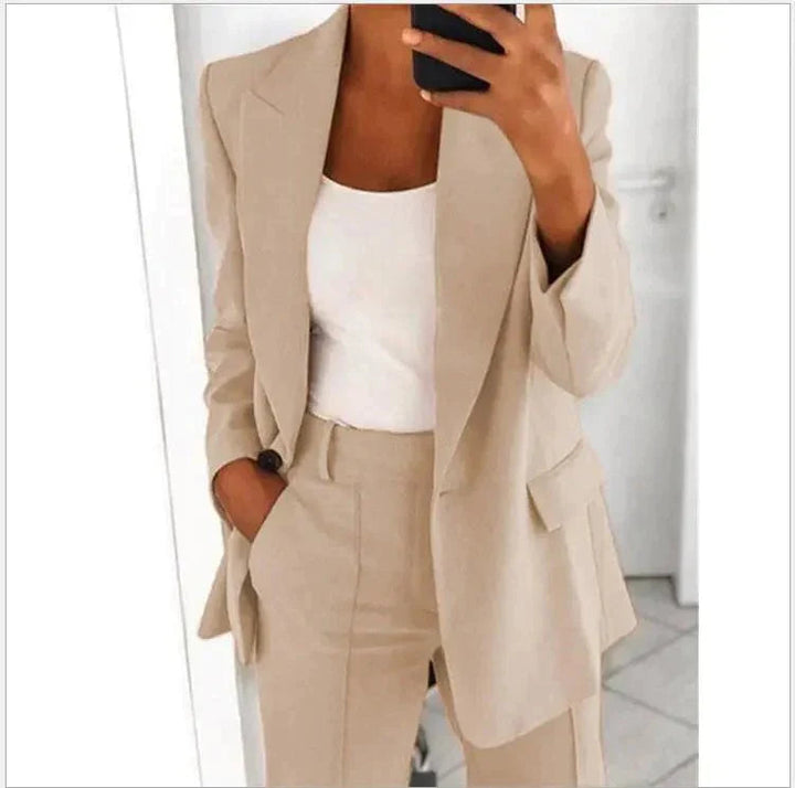 Modebewuste dames tweedelige set, bestaande uit blazer en bijpassende rok, veelzijdig en comfortabel.