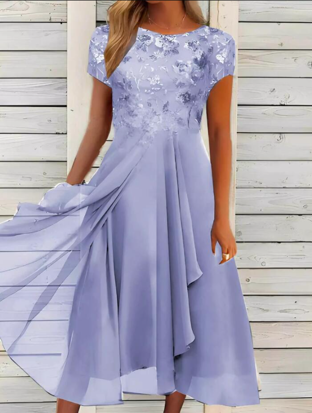 Zomerjurk voor dames met een elegant ontwerp, perfect voor diverse gelegenheden.