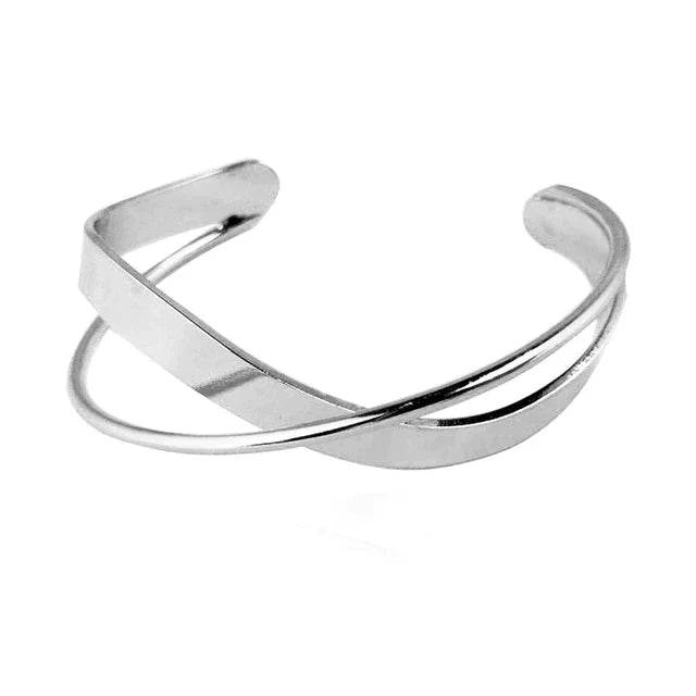 Elegant Europees armband van 18K goud en 925 zilver, luxe sieraad met klassiek design en voortreffelijk vakmanschap.