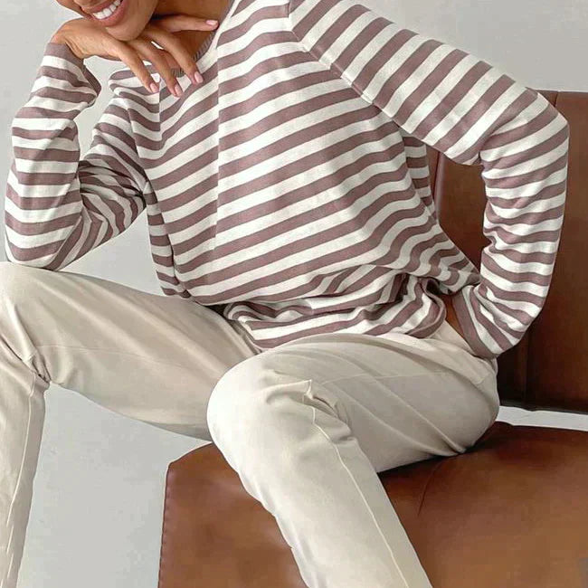Elegant gestreept damesshirt, lichtgewicht, ronde hals, subtiele strepen, ideaal voor de zomer, stijlvolle vrijetijdslook