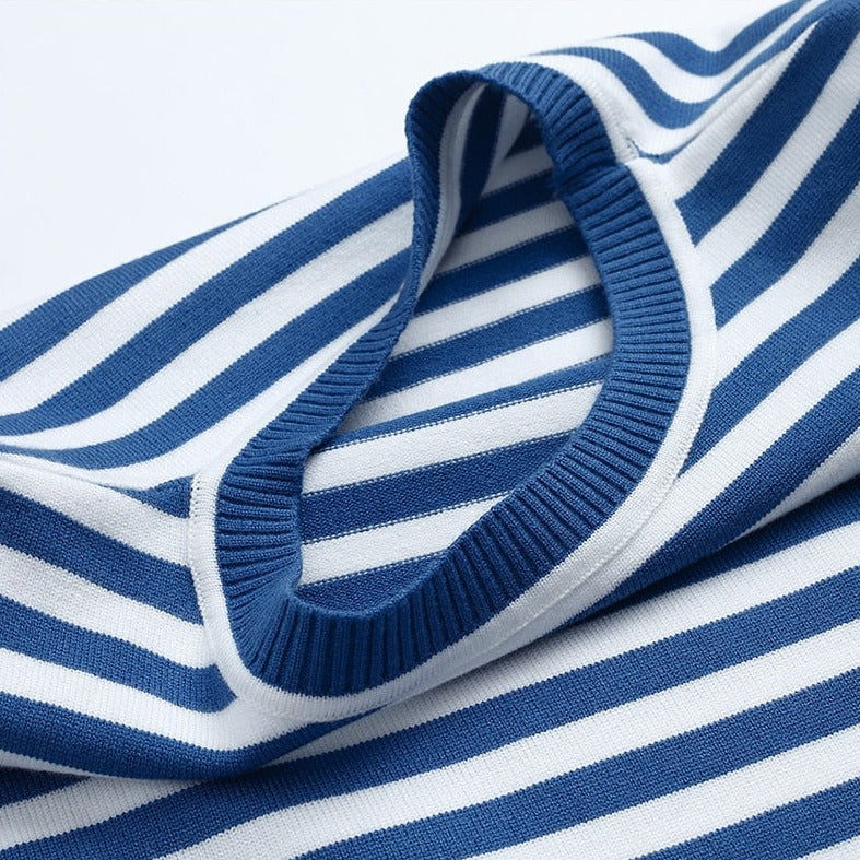 Elegant gestreept damesshirt, lichtgewicht, ronde hals, subtiele strepen, ideaal voor de zomer, stijlvolle vrijetijdslook