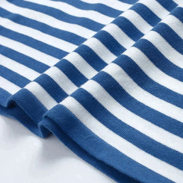 Elegant gestreept damesshirt, lichtgewicht, ronde hals, subtiele strepen, ideaal voor de zomer, stijlvolle vrijetijdslook