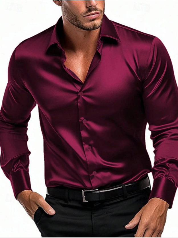 Elegant heren zijden overhemd met Italiaanse kraag, zachte glans, tijdloos design, ideaal voor diverse gelegenheden. Close-up van de zijde en de knoopsluiting.