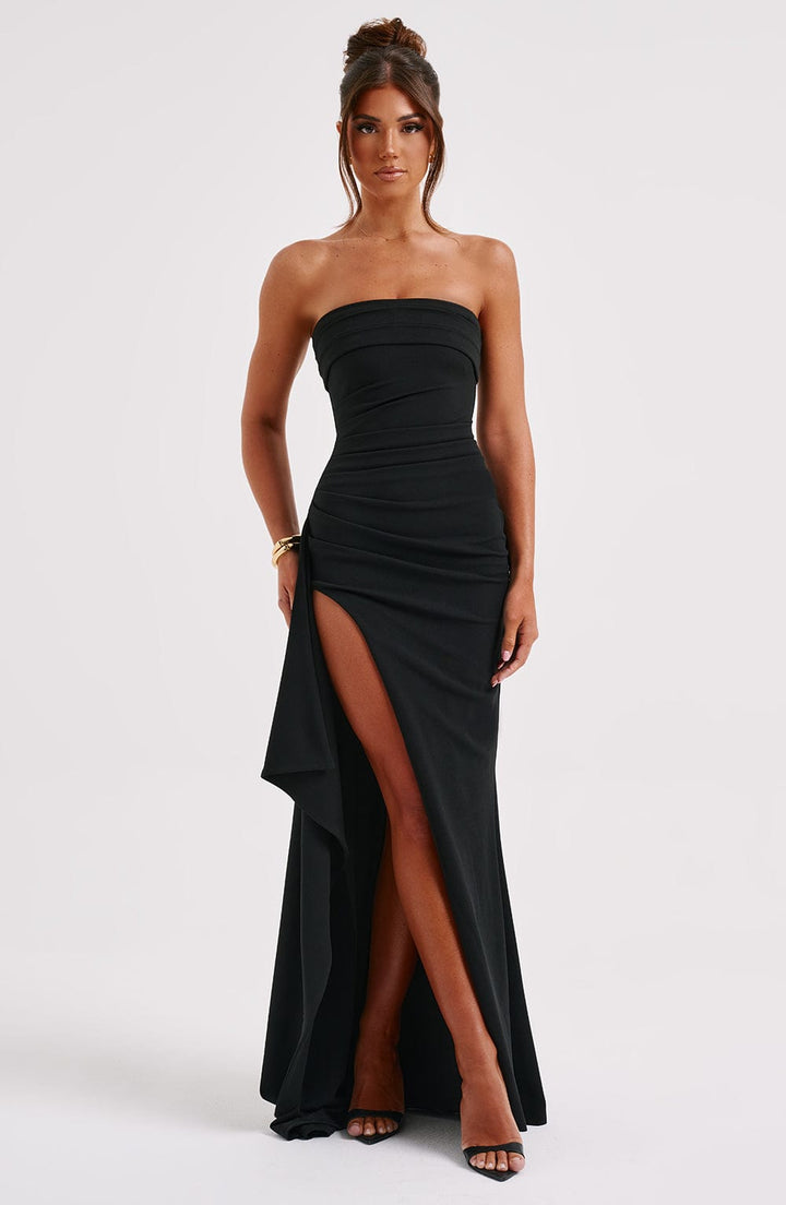 Elegante zwarte maxi jurk voor dames, tijdloos design, figuur benadrukkend silhouet, ideaal voor formele gelegenheden