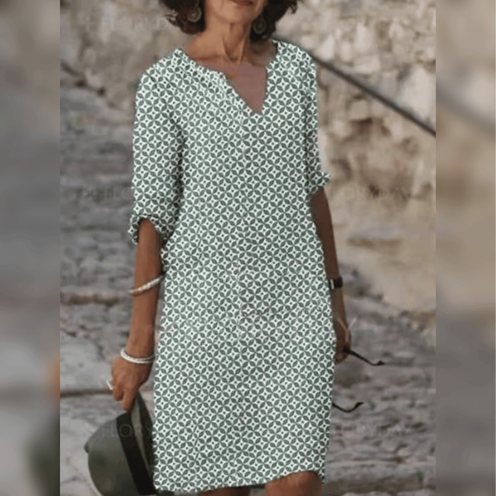 Elegante handgemaakte katoenen zomerjurk voor dames, ademend, met een flatterend silhouet, perfect voor warme dagen.