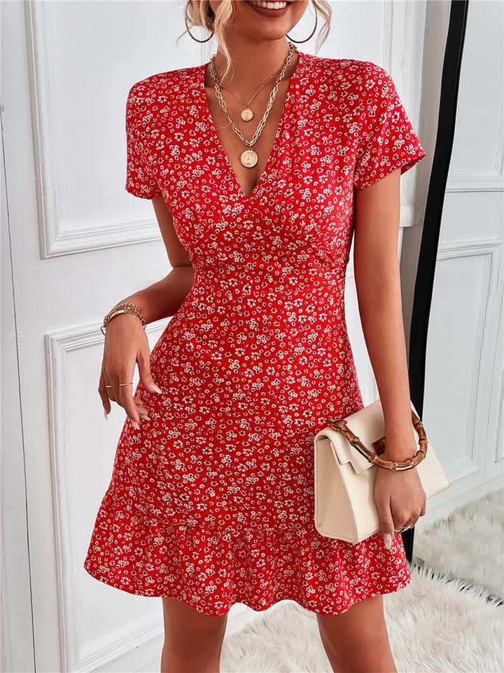 Elegante dames zomerjurk met bloemendessin, gemaakt van zacht katoen en voorzien van een prachtig bloemmotief, perfect voor een vrouwelijke uitstraling.