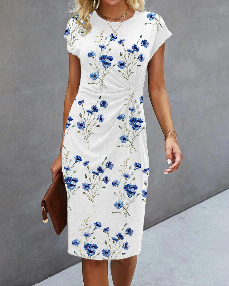 Elegante witte dames maxi-jurk, vloeiende stof, flatterende snit, ideaal voor formele en informele gelegenheden.