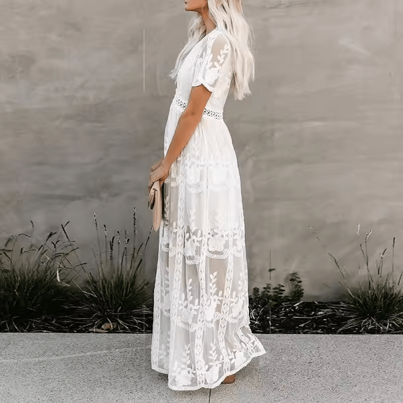 Winifredim Witte Maxi-jurk Dames met details van de stof en de pasvorm.