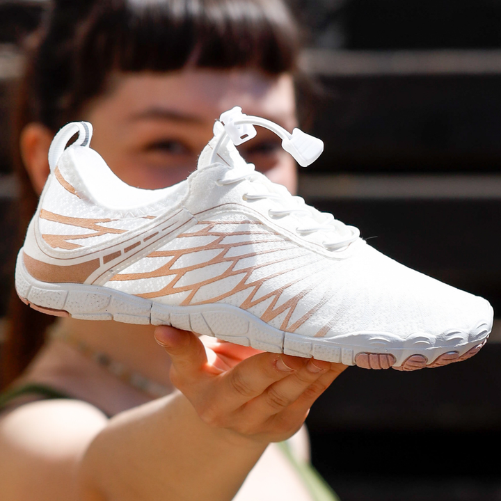 Detail van het ergonomische ontwerp van Florax blotevoetenschoenen met brede teenbox