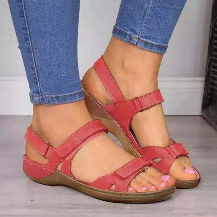 Comfortabele ergonomische sandalen voor dames, ideaal voor pijnvrije voeten tijdens de zomer.