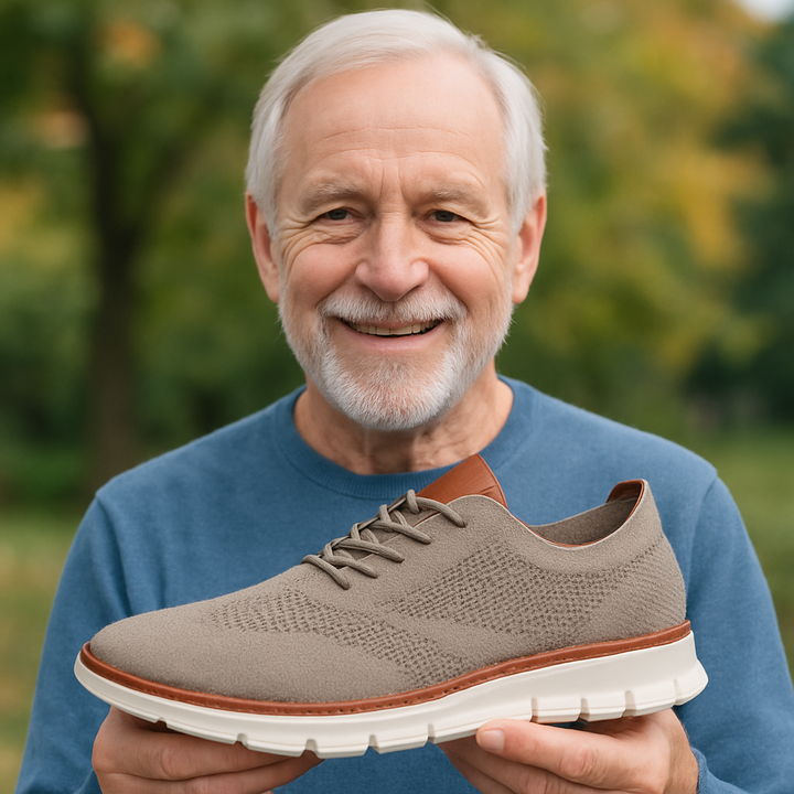 Zwarte herenschoenen, functioneel en modieus, met orthopedische voordelen.