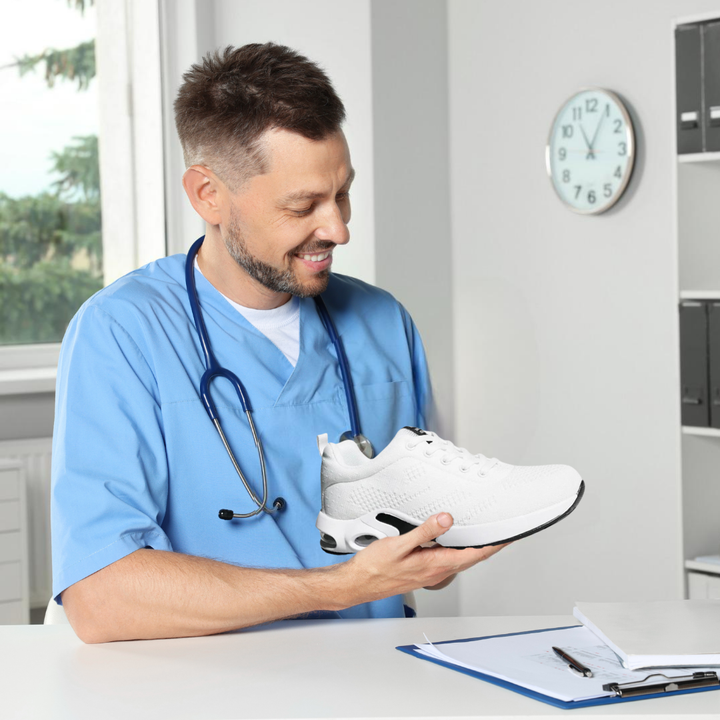 Ergonomische OrthoCare Damenschuhe, bequem, lila, mit rutschfester Sohle und atmungsaktivem Material für gesundes Gehen.