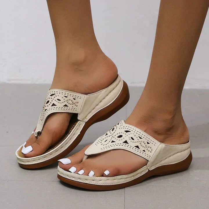 Moderne orthopedische teenslippers voor dames, stijlvol en veelzijdig voor strand en stad