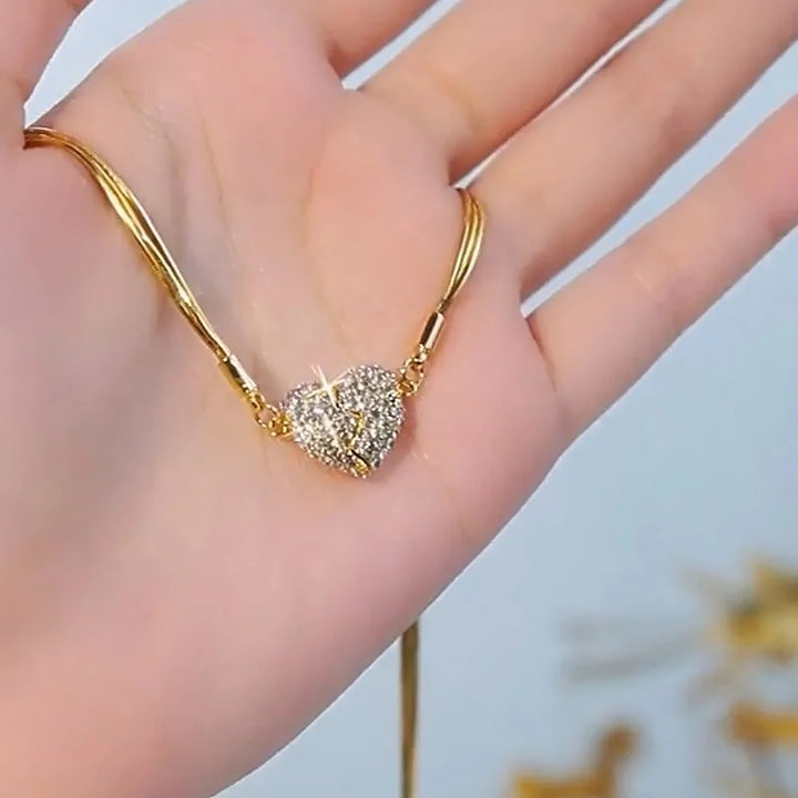Elegante EternaBand dames halsketting. Beschikbaar in zilver of goud finish. Duurzaam en stijlvol sieraad.