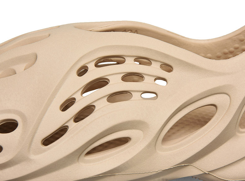 Witte FALO casual instappers voor heren, perfect voor strand en zomerse activiteiten. Lichtgewicht en luchtig.
