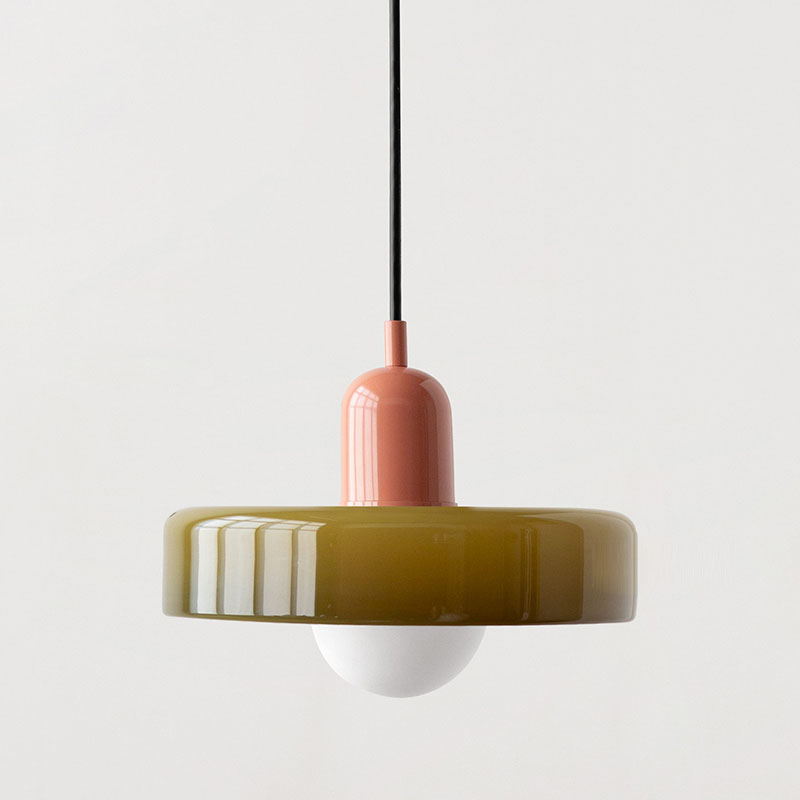 Kleurrijke glazen hanglamp in Bauhausstijl met groene, witte en gele kleuren, elegant design voor sfeervolle verlichting