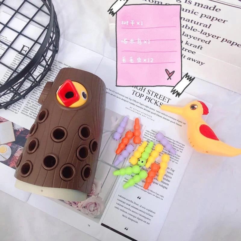 Kleurrijk magnetisch spechtspel om de fijne motoriek en creativiteit bij kinderen te stimuleren, met een levendig design.