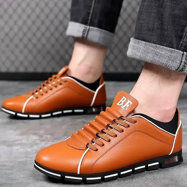 Heren platte wandelschoenen, elegant silhouet, bruin, comfortabel en veelzijdig voor dagelijks gebruik en wandelingen.