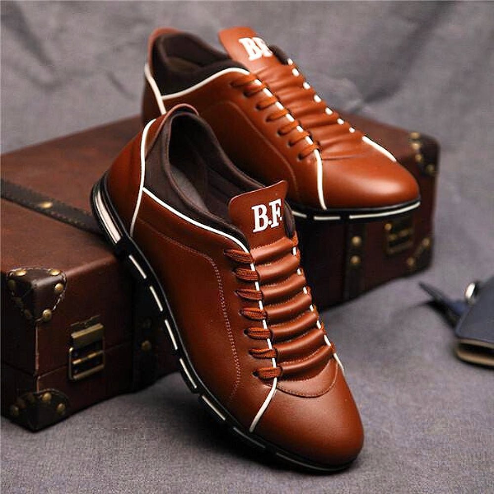 Heren platte wandelschoenen, elegant silhouet, bruin, comfortabel en veelzijdig voor dagelijks gebruik en wandelingen.