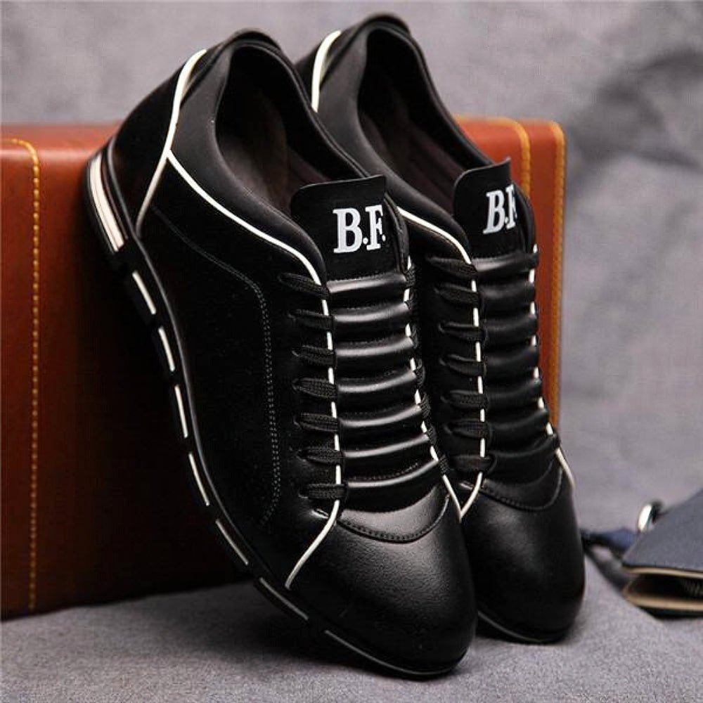 Heren platte wandelschoenen, elegant silhouet, bruin, comfortabel en veelzijdig voor dagelijks gebruik en wandelingen.