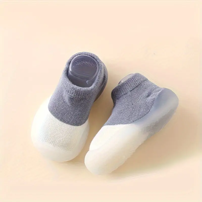 Lichte en flexibele barefoot schoenen, stimuleren natuurlijke beweging en groei bij actieve kinderen.