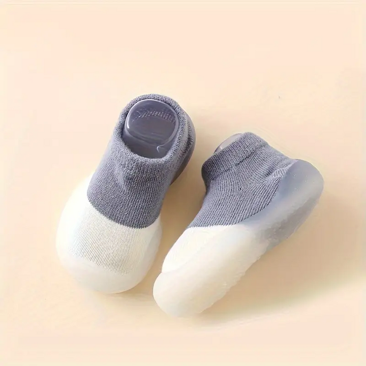 Lichte en flexibele barefoot schoenen, stimuleren natuurlijke beweging en groei bij actieve kinderen.