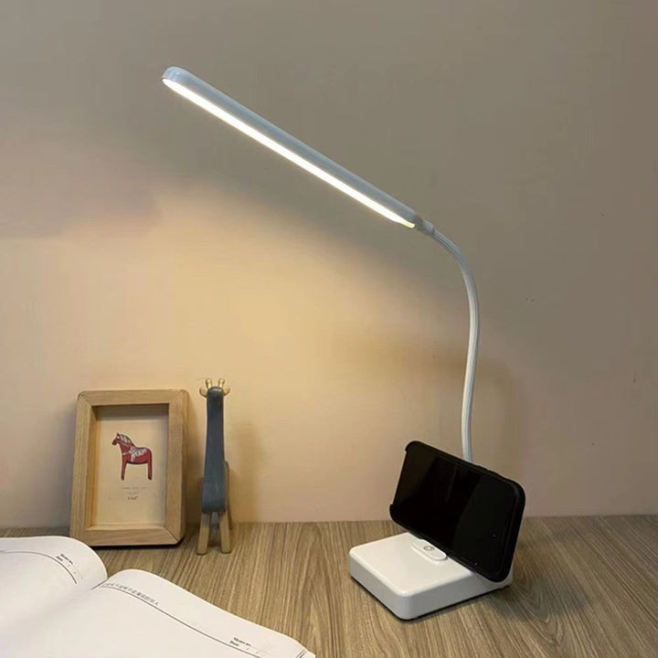 Stijlvolle leeslamp met flexibele arm, helder LED licht, dimbaar en met USB-aansluiting voor gemak.