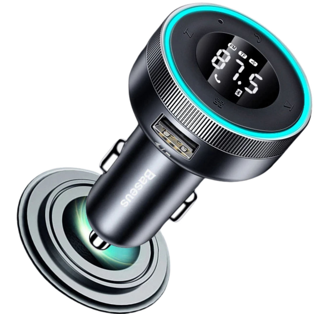 Compacte FM-zender voor in de auto met Bluetooth 5.0 en USB-oplader, ideaal voor muziekstreaming en handsfree bellen.