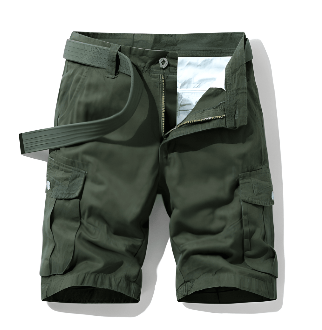 Blauwe heren cargo shorts met comfortabele pasvorm en functionele zakken, perfect voor zomerse outdoor kleding.