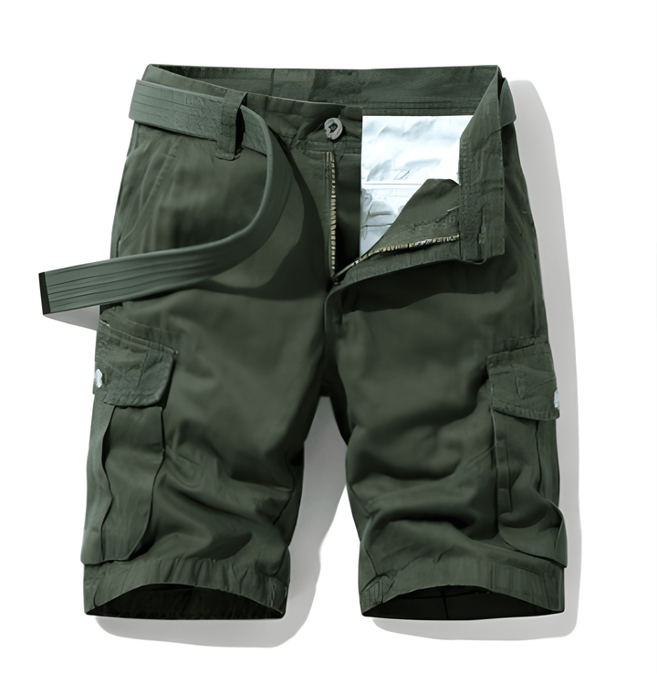 Blauwe heren cargo shorts met comfortabele pasvorm en functionele zakken, perfect voor zomerse outdoor kleding.