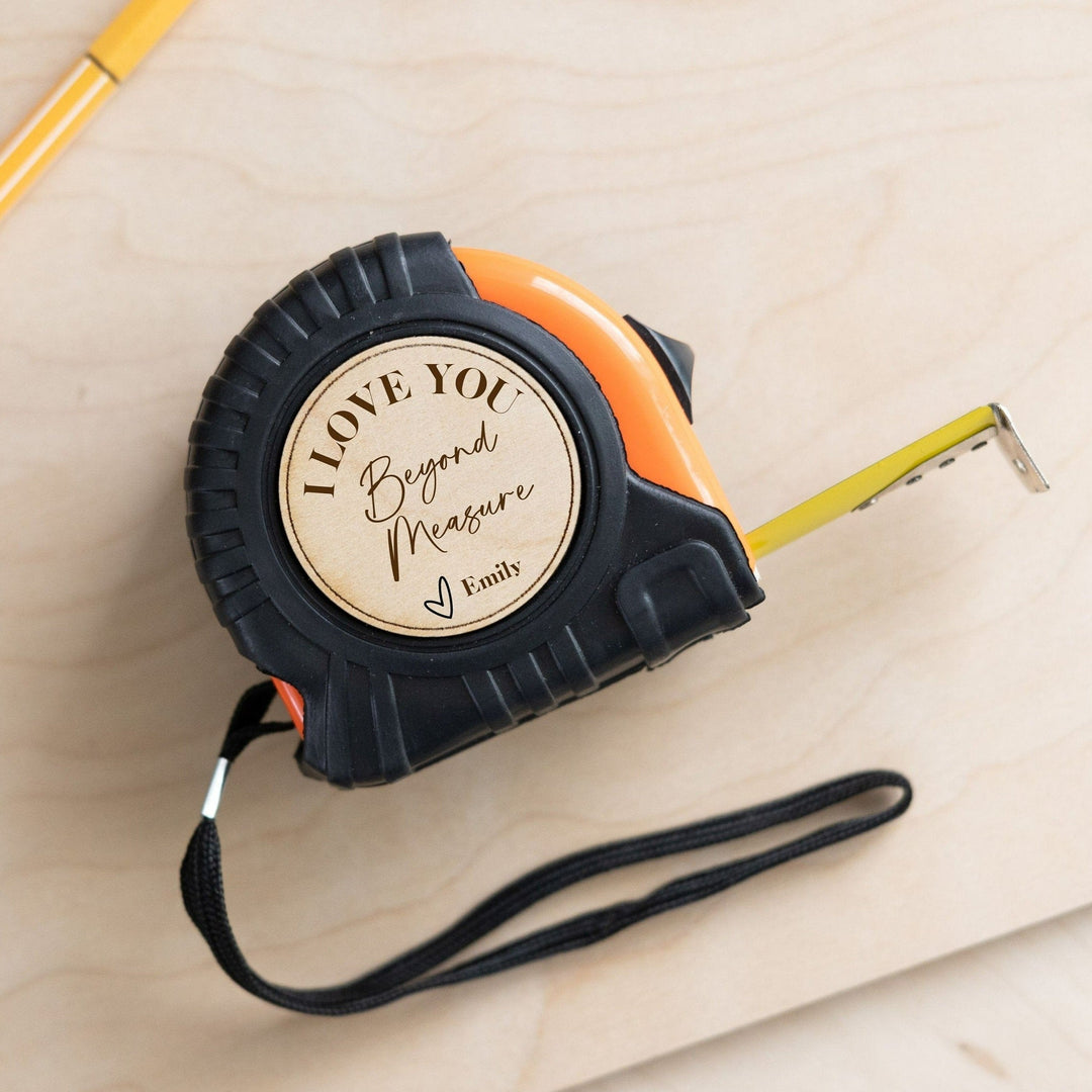 Hoogwaardig HammerTape meetlint en hamer, ontworpen voor duurzaam gebruik thuis, in de werkplaats of voor DIY-projecten.