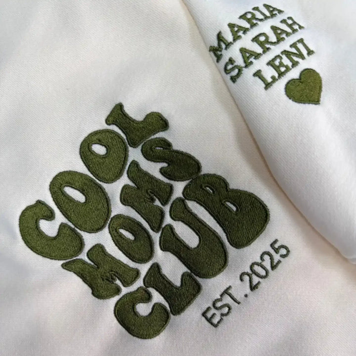 Stijlvol gepersonaliseerd sweatshirt met borduursel, perfect voor moeders, comfortabel en uniek.