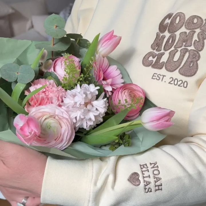 Dames T-shirt met naam of tekst, gepersonaliseerd cadeau voor Moederdag of verjaardag.