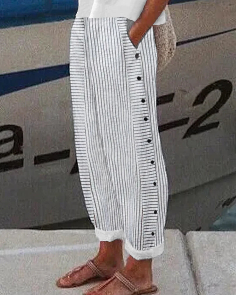 Gestreepte, korte dames zomerbroek, licht en stijlvol, ideaal voor warme dagen, modieus design, ademende stoffen.