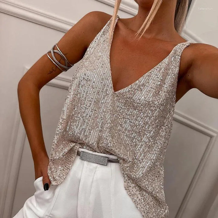 Glamoureus dames pailletten top met sprankelende V-hals, perfect voor elegante gelegenheden en stijlvolle feestavonden.
